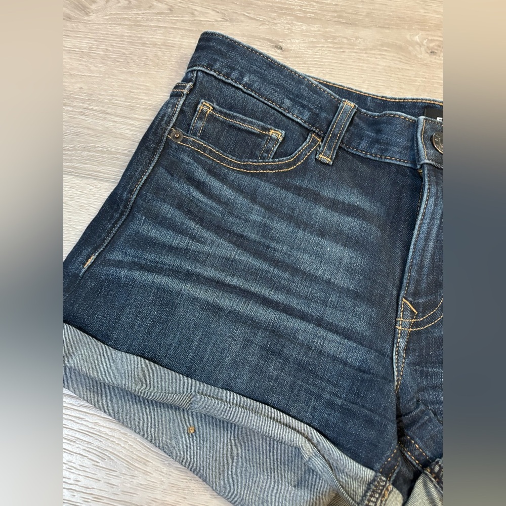 Express - Dark Blue Denim Shorts - Sortie Low Rise - Ultimate Stretch - Size 2 - Picture 5 of 14